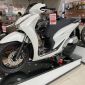 Bảng giá xe Honda SH 2025 tháng 9/2025 giảm còn cực rẻ: Khách Việt đổ xô mua SH 125i vì quá bình dân