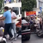 Danh tính người đàn ông hành hung cụ lớn tuổi ở TPHCM sau va chạm: Công an đưa về trụ sở làm rõ nguyên nhân