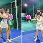 Vợ say sưa 'tán tỉnh' đồng đội nam đánh cặp pickleball, chồng bất lực kêu cứu