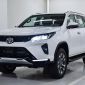 Giá lăn bánh Toyota Fortuner cuối tháng 9/2025 giảm cực sâu, hạ gục Hyundai Santa Fe và Ford Everest