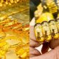 Giá vàng chiều 12/12 bất ngờ vọt sát đỉnh: SJC tăng mạnh, người dân chen kín cửa hàng săn hàng hiếm