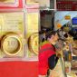 Giá vàng chiều 21/12 biến động trái chiều, vàng nhẫn bất ngờ giảm nhẹ trong khi vàng miếng vẫn neo cao