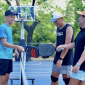 Nhìn vào vợt sau khi đánh hỏng, lý do đằng sau hành động vô thức của người chơi pickleball