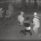 Clip rúng động: Nam thanh niên bị đánh gục ngay trong nhà dân, camera phơi bày tất cả