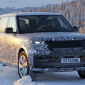 Range Rover facelift lộ diện: Chỉnh sửa nhẹ phần đầu, ‘dọn đường’ cho phiên bản thuần điện