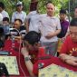 Cao thủ cờ tướng Trung Quốc – Vương Hạo lần đầu sang Việt Nam đấu hội làng và cái kết bẽ bàng