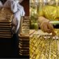 Giá vàng hôm nay quay đầu giảm mạnh, vì sao chênh lệch trong nước và thế giới vẫn mức cao?