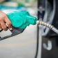 Tin nóng xăng dầu Đông Nam Á: Nước láng giềng Việt Nam cấm xe nước ngoài đổ xăng RON95