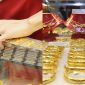 Giá vàng hôm nay (trưa 17/4): Vàng SJC, nhẫn 9999 đồng loạt giảm, chênh lệch giá vàng thế giới nới rộng