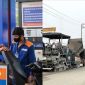 Giá xăng dầu hôm nay (tối 20/4) biến động, dự án đầu tư xây dựng và bảo trì đường bộ chịu áp lực chi phí