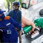 Giá xăng dầu hôm nay ‘đổ sập’: Xe máy đầy bình hết bao nhiêu? 1 loại ô tô tốn gấp 30 lần xe máy phổ thông