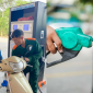 Giá xăng dầu hôm nay 27/4: Bảng giá Petrolimex, PVOIL, Mipec… Giá ở Việt Nam rẻ, thấp nhất nhiều tháng qua