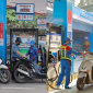 Giá xăng dầu hôm nay 29/4: Dầu bất ngờ 'đi lùi', một doanh nghiệp đi đầu 'phủ' xăng E10 từ 1/5