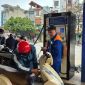 Giá xăng dầu hôm nay 8/5: Dầu diesel giảm cực mạnh, xăng RON 92 và RON 95 đều rẻ, giá lăn bánh VinFast VF 3 ‘chạm đáy’