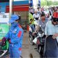 Giá xăng dầu hôm nay 14/5 giảm cực sâu: Diesel ‘rẻ hơn bát bún’, Petrolimex dừng bán RON95 từ 20/5