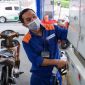 Giá xăng dầu trưa nay 19/5: Xăng RON 95 ‘sụt hố’ mất gần 10.000 đồng/lít, dầu diesel chạm ‘đáy’ mới, giá lăn bánh Kia K3