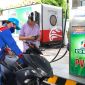 Xe còn xăng RON 95, có cần xả sạch bình trước khi chuyển sang xăng E10?