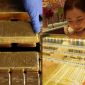 Giá vàng hôm nay (sáng 22/5): Vàng thế giới giằng co, vàng miếng, vàng nhẫn trơn chao đảo, nên ôm hay bán tháo?