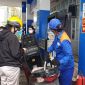 Giá xăng dầu hôm nay 29/5: RON 92 và RON 95 giảm ‘cắm đầu’ 6.860 - 9.690 đồng/lít, giá đầy bình các mẫu xe số phổ biến