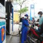 Giá xăng dầu hôm nay 30/5: Dầu diesel ‘cắm đầu’ 17.000 đồng, RON 95 ‘rụng’ gần 10.000 đồng/lít, giá đầy bình xe ga 125cc