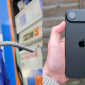 Giá xăng dầu trưa nay 5/6: Một loại nhiên liệu bay màu gần 18.000 đồng từ đỉnh, iPhone Air giảm 10 triệu đồng