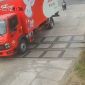 Rào chắn đường sắt đang hạ, tài xế xe tải vẫn cố vượt: Cái giá phải trả sau khoảnh khắc liều lĩnh