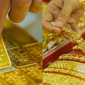 Giá vàng SJC, vàng nhẫn hôm nay giảm cắm đầu, dự báo tuần tới đầy biến động, nên mua hay bán lúc này?