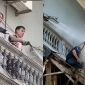 Thông tin mới vụ xịt nước vào thợ xây ở Hà Nội: Người thực hiện có bị xem xét trách nhiệm?