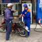 Giá xăng dầu hôm nay 15/6: E10 và RON 92 giảm mạnh hơn 8.000-9.000 đồng, dầu diesel 'phá đáy', giá lăn bánh VinFast VF 7