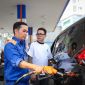 Giá xăng dầu hôm nay trưa 18/6: RON 92 ‘bán như biếu’, E10 giảm hơn 9.300 đồng/lít, giá lăn bánh VinFast VF 8 ra sao?