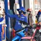 Giá xăng dầu hôm nay 25/6: E10 rẻ kỷ lục, RON 92 giảm hơn 9.900 đồng/lít, bảng giá đầy bình các mẫu xe côn tay 150-155cc