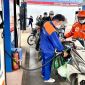 Giá xăng dầu chiều nay 25/6: E10 và RON 92 tiếp tục giảm sâu, chưa tới 20.000 đồng/lít, giá lăn bánh Hyundai Tucson