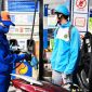 Giá xăng dầu chiều 26/6: E10 giảm hơn 11.000 đồng/lít, RON 92 ‘vừa bán vừa cho’, giá lăn bánh Toyota Veloz Cross ra sao?
