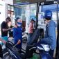 Giá xăng dầu chiều 27/6: RON 92 chỉ còn hơn 19.000 đồng/lít, E10 ‘rẻ như bèo’, giá lăn bánh VinFast VF 3 siêu hấp dẫn
