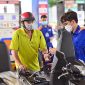Giá xăng dầu trưa 15/7: E10 và RON 92 liên tục giảm sâu, giá đầy bình Yamaha Exciter và Honda Winner R 'rẻ như ăn phở'
