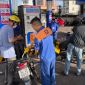 Giá xăng dầu hôm nay 16/7: E10 và RON 92 rẻ hơn đỉnh 10.000 đồng/lít, dầu diesel tăng, bảng giá đầy bình xe ga 150-160cc