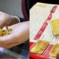Giá vàng hôm nay 23/7: Vàng miếng SJC giảm sâu kỷ lục, nên ‘bắt đáy’ ngay hay chờ thêm?