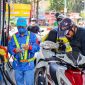 Giá xăng dầu hôm nay 25/7: Xăng E10 RON95 đã  'sát nút' 17.000 đồng, E5 RON92 giảm 9.000 đồng, giá đầy bình xe máy Honda