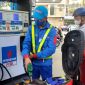 Giá xăng dầu hôm nay 1/8: E10 RON95 và RON92 có tín hiệu về 17.000 đồng, Diesel 'bèo bọt', giá đầy bình xe máy Piaggio