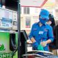 Giá xăng dầu chiều nay 28/7: Xăng RON 92 và E10 cùng giảm sâu, rẻ hơn đỉnh gần 10.000 đồng, giá lăn bánh VinFast VF 8
