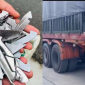 Hơn 120 ô tô cùng thủng lốp trên cao tốc xếp hàng chờ thay, tìm ra chiếc xe đầu kéo rải mảnh sắt