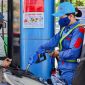 Giá xăng dầu chiều nay 13/8: Vì sao giảm sâu? E10 RON95 và E5 RON92 đang rất gần mốc 17.000 đồng/lít