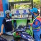Giá xăng dầu hôm nay 15/8: Xăng E5 RON 92 rơi cắm đầu, E10 RON 95 sắp về dưới 18.000 đồng/lít? Giá lăn bánh VinFast VF 6