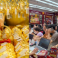 Bảng giá vàng hôm nay 15/8: Vàng SJC nhẫn trơn bất ngờ tăng nhanh, người mua đứng trước 'cửa ải' lớn