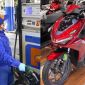 Giá xăng dầu trưa nay 16/8: E10 RON95 và E5 RON92 'nhìn thấy đáy' 17.000 đồng, Diesel giảm mạnh, Honda Air Blade cực rẻ