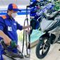 Giá xăng dầu tối nay 17/8: E10 RON95 'sáng cửa' về 17.000 đồng/lít, RON92 rẻ như bèo, Yamaha Exciter 155 TCS 2026 cực rẻ