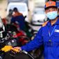 Giá xăng dầu hôm nay 24/8: RON 92 và E10 cách mốc 19.000 đồng/lít không xa, có thể 'phá đáy'? Giá lăn bánh Honda City