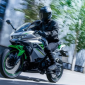 Kawasaki Ninja e-1 ABS 2027 ra mắt, mô tô điện thể thao sở hữu tính năng tăng tốc điện tử e-boost
