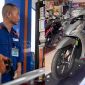 Giá xăng dầu trưa nay 31/8: Xăng E10 RON95 'bay màu' 8.000 - 9.000 đồng/lít, giá xe máy Honda cực rẻ