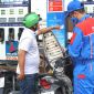 Giá xăng dầu trưa 23/9: E10 RON 95 và E5 RON 92 ‘rộng cửa’ về 21.000 đồng/lít, dầu diesel rẻ? Giá đầy bình ô tô Honda